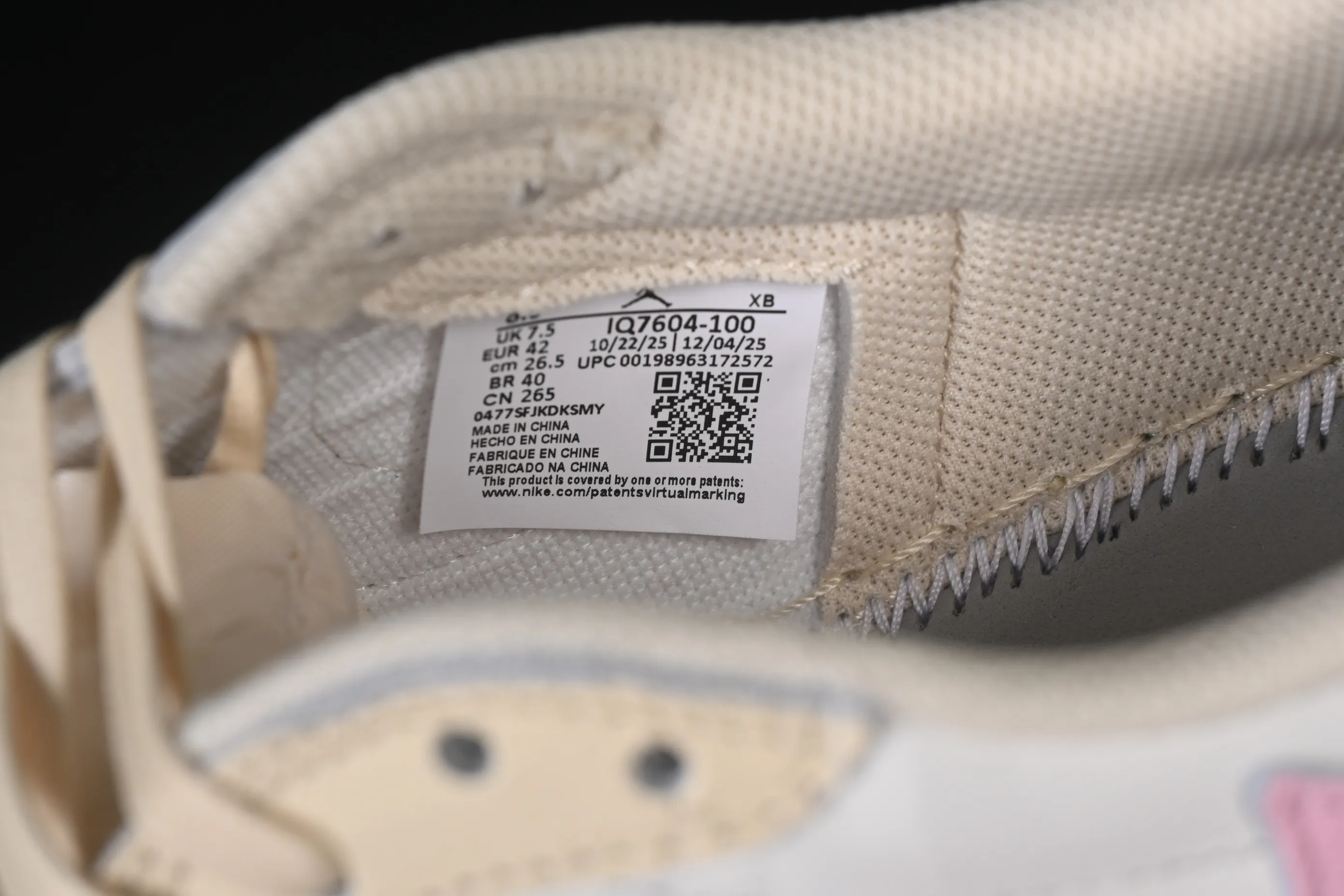 All categories Air Jordan Jordan series basketball shoes Air Jordan 1 Low OG version Travis Scott x Air Jordan 1 Low OG AJ1 Joe 1 undercut low IQ7604-100